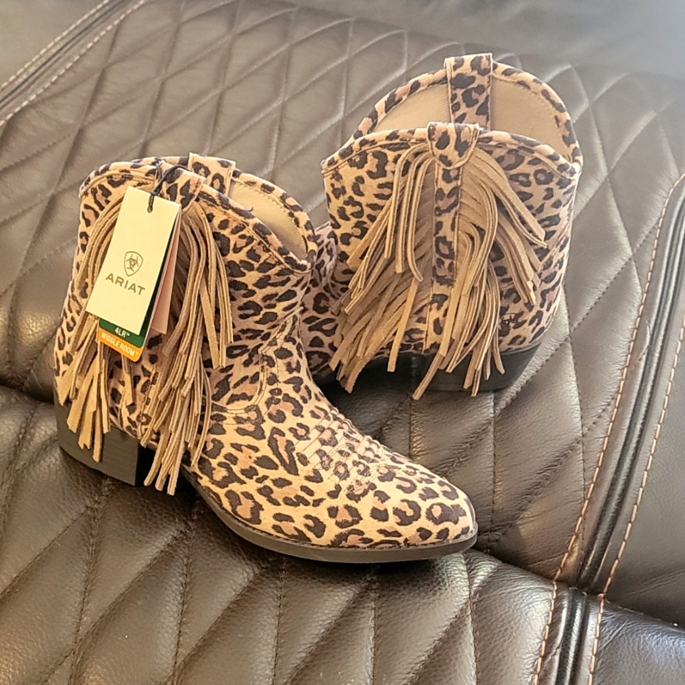 Lepord print boots